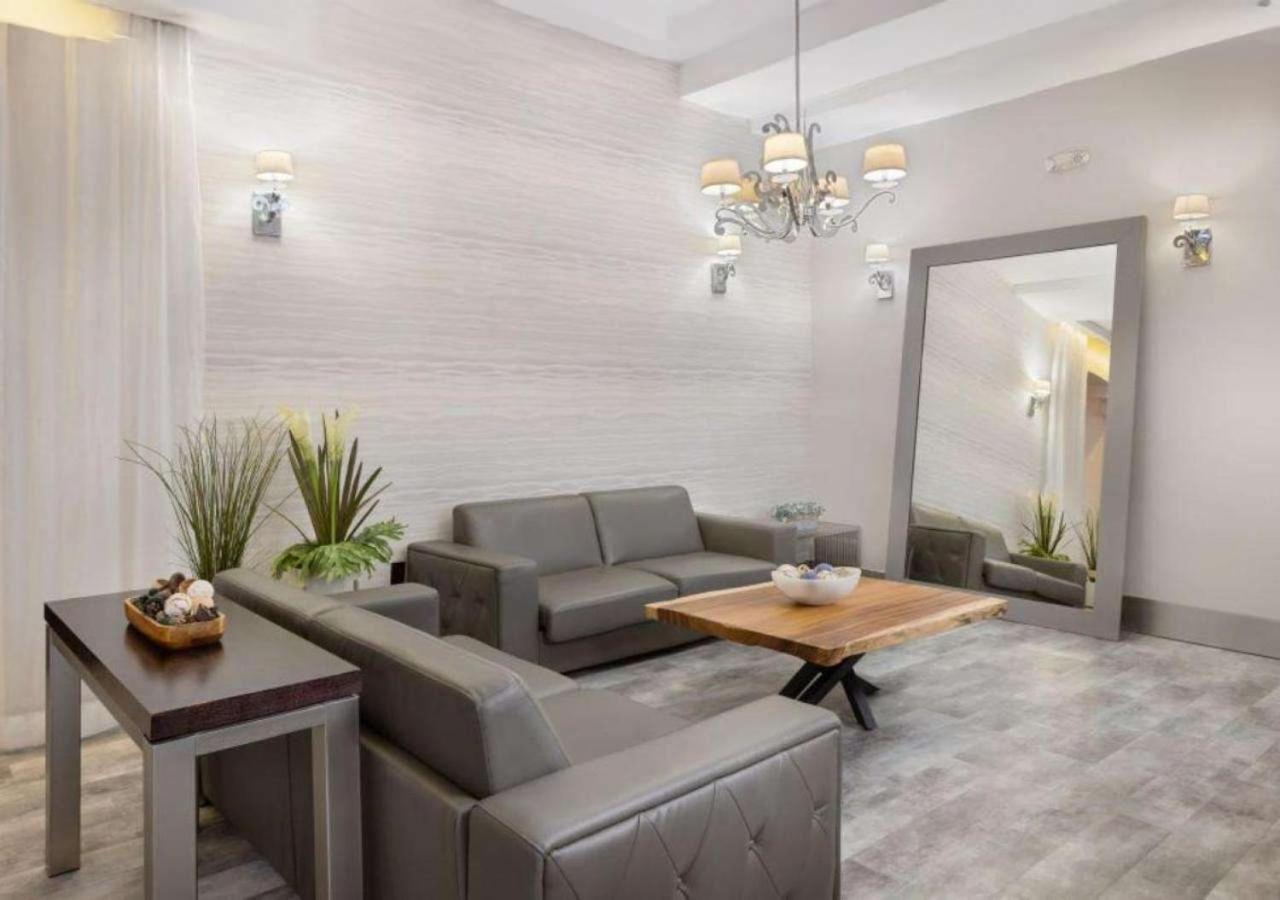 South Of Fifth Steps To On Ocean Drive Apartment *