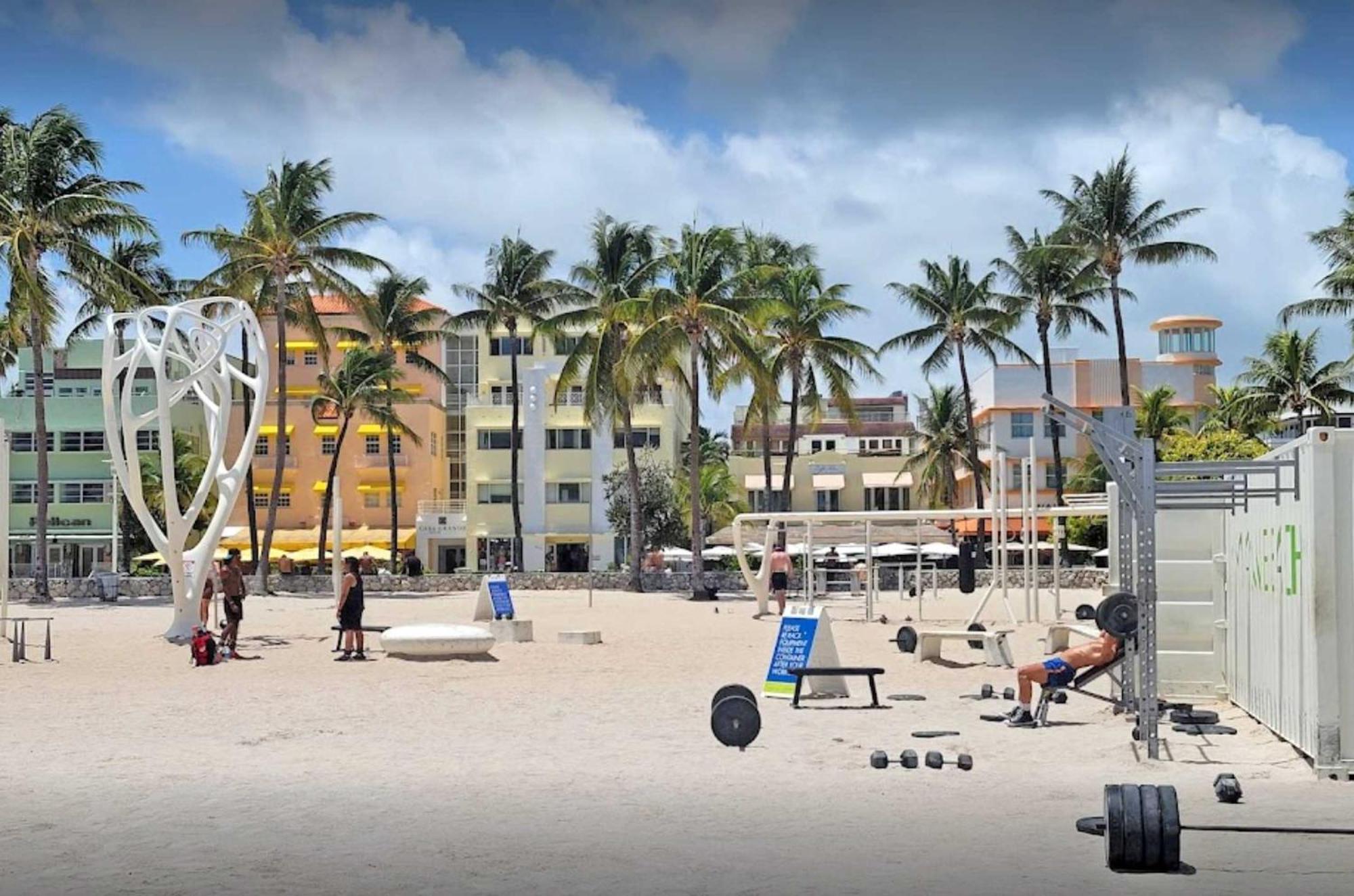 Apartment South Of Fifth Steps To On Ocean Drive